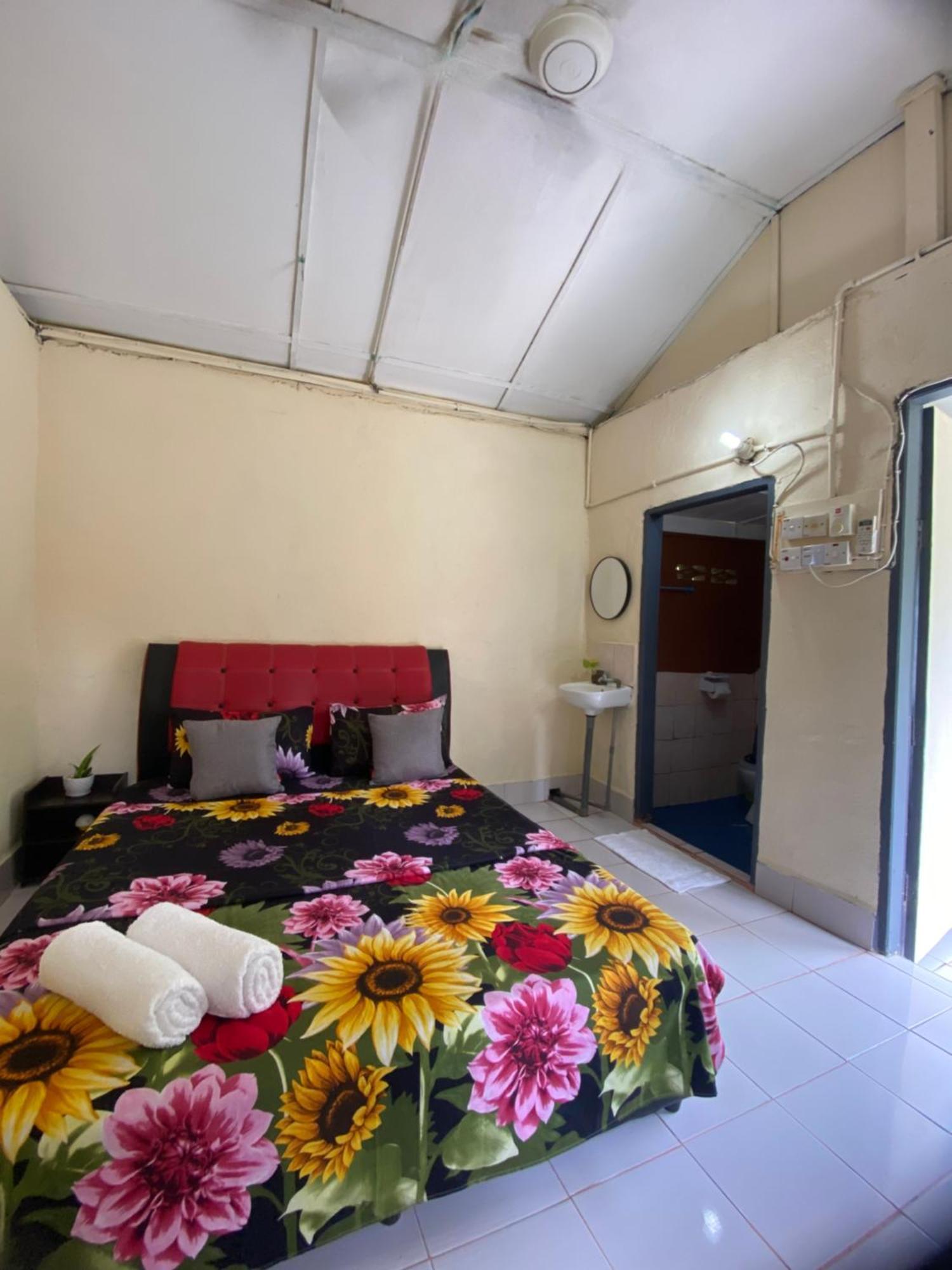 Durian Chalet Kuala Tahan Bagian luar foto